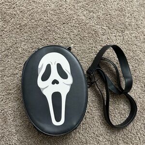 Backstitch bruja Scream Face Crossbody Bag